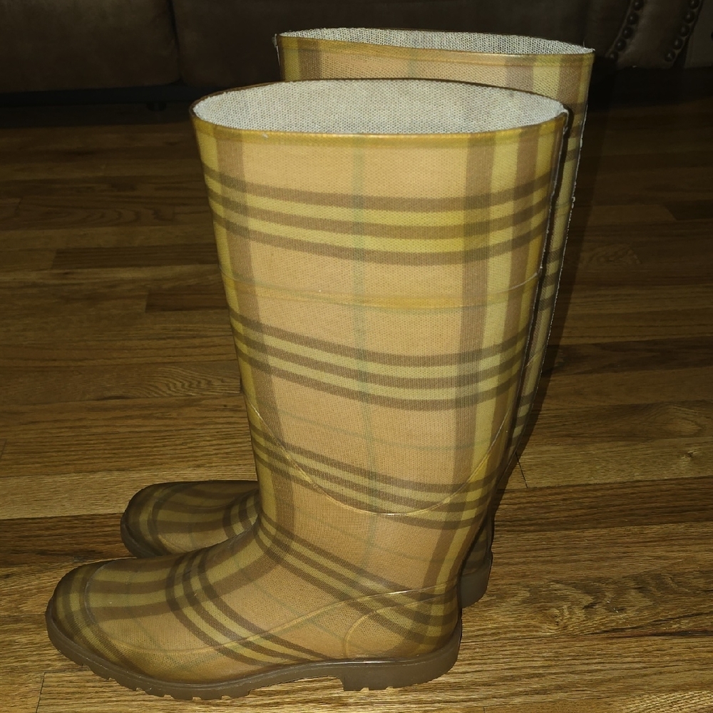 Burberry Tan Plaid Rain & Snow Boots